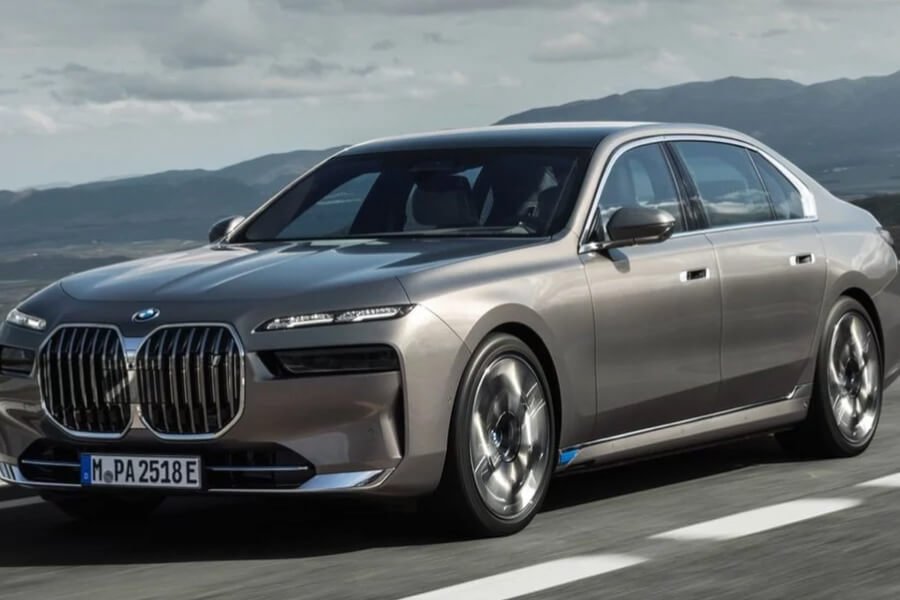 2025 BMW 5 Series Priced From $59,375; i5 EV From $68,275